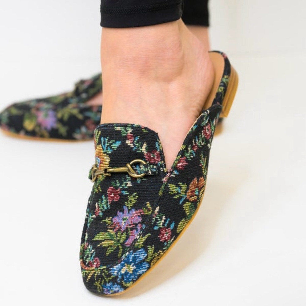 BRAND NEW WITH BOX CORKYS CHARMER MULES IN  BLSCK BROCADE FLORAL, SIZE 9